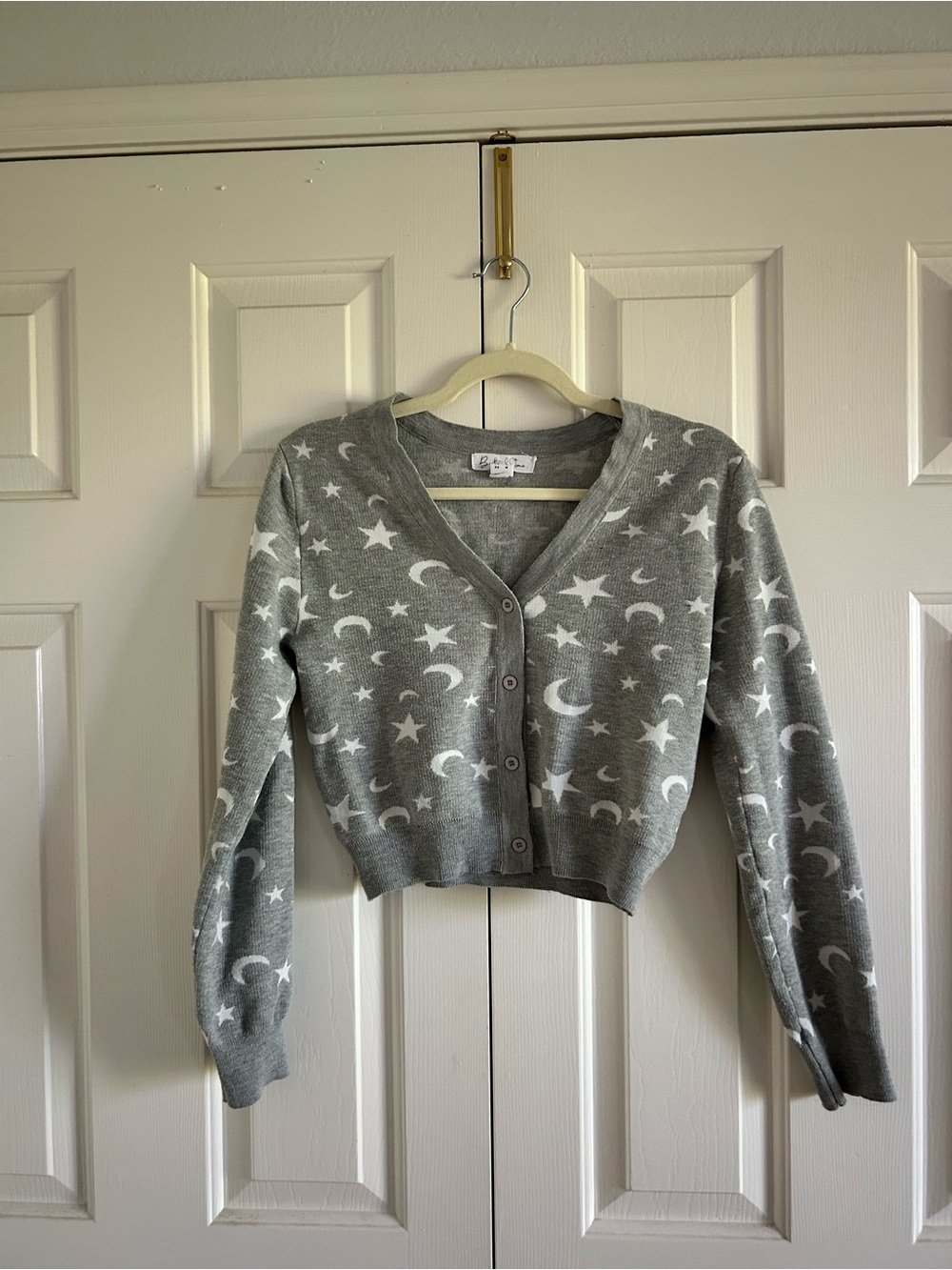 Birch and Stone Women's Gray Moon & Star Crop Cardigan Sweater M